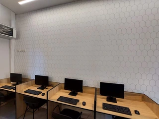 עבודה של נתי טפט — משרדים